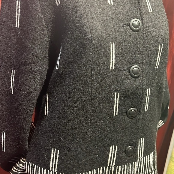 Large wool black-and-white classy sophisticated sweater - Picture 2 of 6